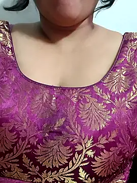 Winter XOXO online show from 12.14.25