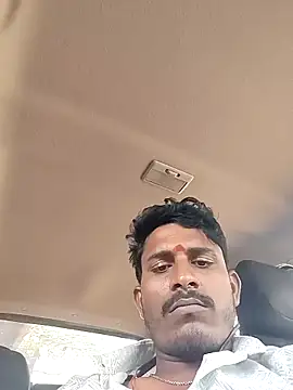 Snapshot of HearingOperator5 chatting on 11.24.25 HearingOperator5 online show from 11.24.25