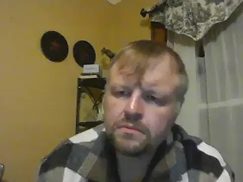 Snapshot of TheOneDonShaun chatting on 11.24.25 TheOneDonShaun online show from 11.24.25