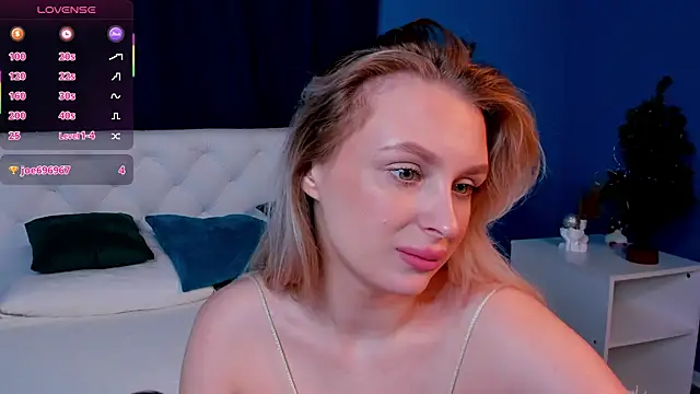 Snapshot of KiraRuiz chatting on 02.12.26 KiraRuiz online show from 02.12.26