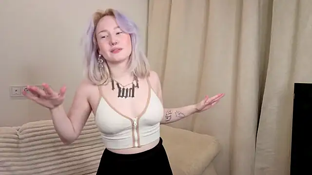 Snapshot of RanaKaduk chatting on 11.21.25 RanaKaduk online show from 11.21.25