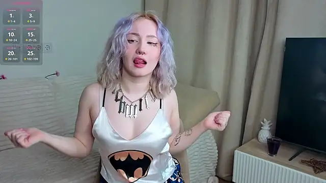 Snapshot of RanaKaduk chatting on 11.28.25 RanaKaduk online show from 11.28.25