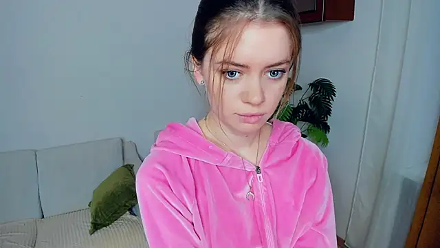 AngelesBenitz online show from 12.21.25