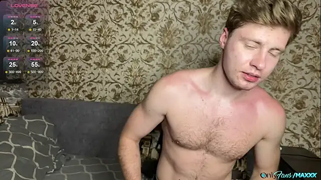 Snapshot of Maxhornyblondieman chatting on 05.20.26 Maxhornyblondieman online show from 05.20.26