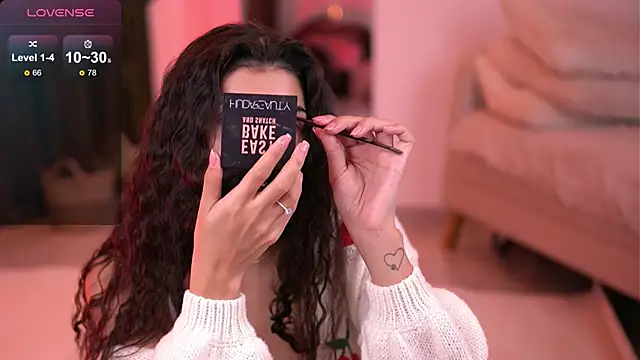 Snapshot of LuvCaprice chatting on 11.26.25 LuvCaprice online show from 11.26.25