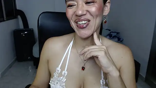 Annie Cervantez online show from 07.03.26
