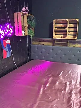 Shy-Ivy online show from 01.05.26