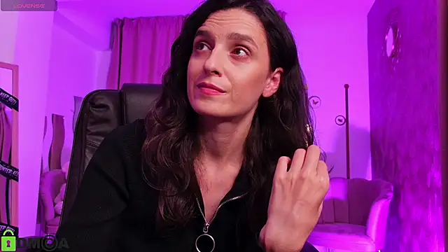 AnnaHarperX online show from 10.31.25