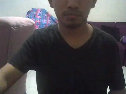 Snapshot of chikis_18 chatting on 11.25.25 chikis 18 online show from 11.25.25