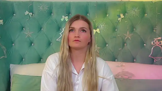 AnnyRaii online show from 12.02.25