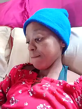 Snapshot of MNCANYANA chatting on 11.28.25 MNCANYANA online show from 11.28.25