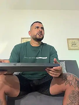 Snapshot of david10kc chatting on 02.01.26 david10kc online show from 02.01.26