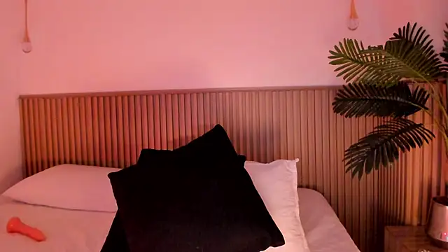 Samantha Sra  online show from 07.18.26