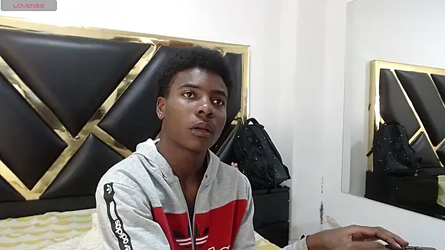 NoahJhonson69 online show from 04.17.26