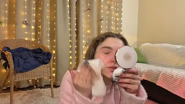 Snapshot of RozanneJordan chatting on 02.18.26 RozanneJordan online show from 02.18.26