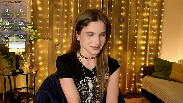 Snapshot of RozanneJordan chatting on 03.23.26 RozanneJordan online show from 03.23.26