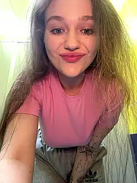 Snapshot of RussianWoman chatting on 01.10.26 RussianWoman online show from 01.10.26