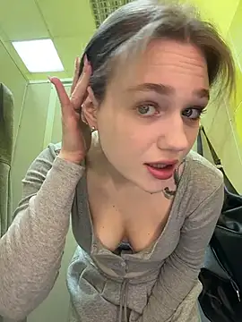 Snapshot of RussianWoman chatting on 02.20.26 RussianWoman online show from 02.20.26