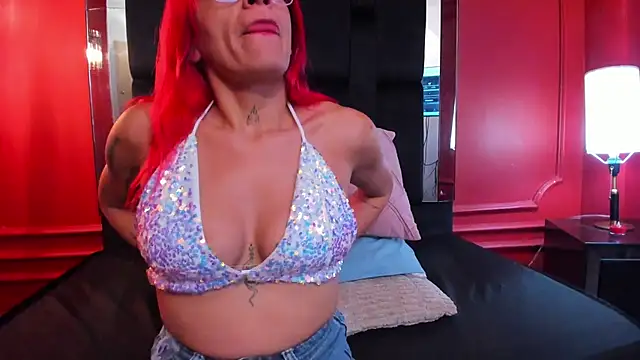 Snapshot of ambervans chatting on 11.29.25 ambervans online show from 11.29.25