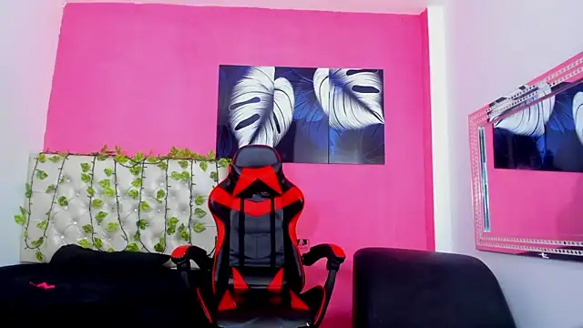 MiaAndTeylor online show from 11.20.25