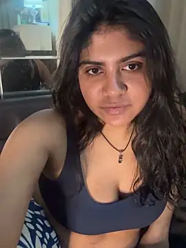 Snapshot of TiaBella_ chatting on 04.13.26 TiaBella online show from 04.13.26