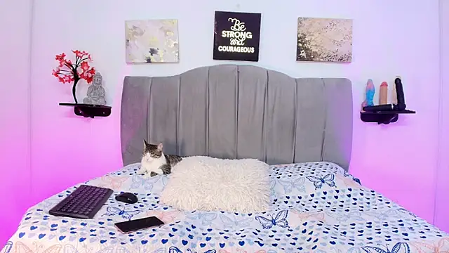 Snapshot of Maddy__Jones chatting on 02.20.26 Maddy Jones online show from 02.20.26