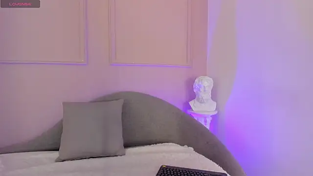 cleo johnson online show from 11.23.25