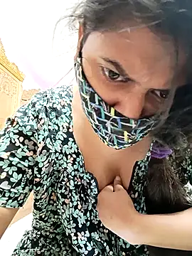 Snapshot of Farihasultana30 chatting on 11.22.25 Farihasultana30 online show from 11.22.25