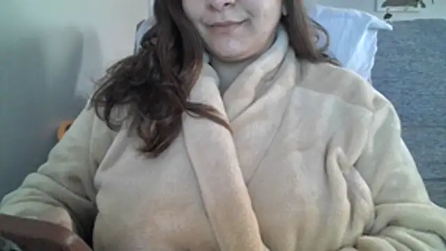 Snapshot of xxxluana chatting on 06.15.26 xxxluana online show from 06.15.26