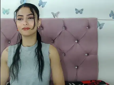 Snapshot of Isardrigue02 chatting on 12.04.25 Isardrigue02 online show from 12.04.25