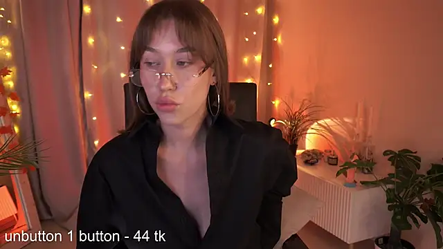 AnnetteLane online show from 11.29.25