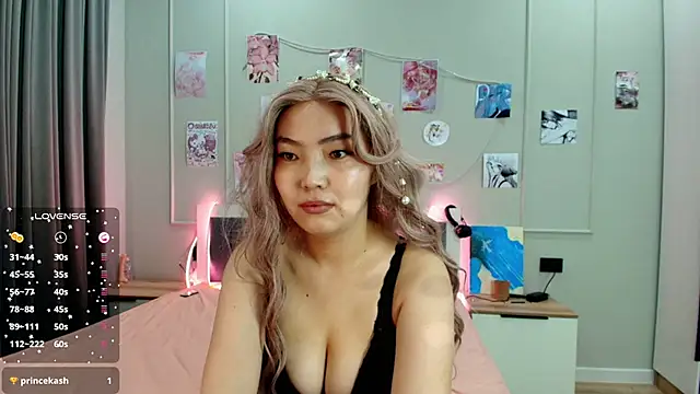 junamiin online show from 12.04.25