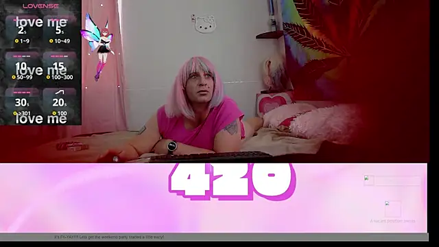 Snapshot of mistiblaze chatting on 11.21.25 mistiblaze online show from 11.21.25