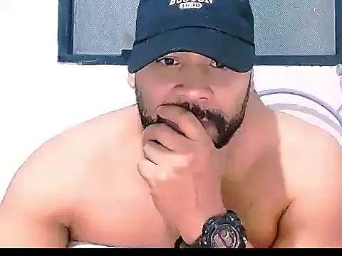 Snapshot of musclehetero chatting on 03.03.26 musclehetero online show from 03.03.26