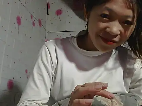 Snapshot of Kim_mon chatting on 11.29.25 Kim mon online show from 11.29.25