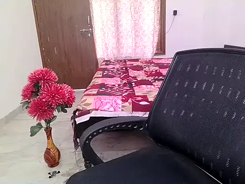 Snapshot of shivani_sharma_2 chatting on 11.23.25 shivani sharma 2 online show from 11.23.25