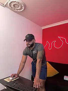 Snapshot of Mike_savage3 chatting on 02.26.26 Mike savage3 online show from 02.26.26