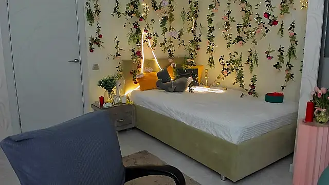 AirySilhouette online show from 03.24.26