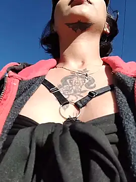 Zoe addiction online show from 11.25.25