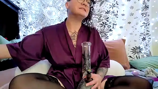 sareberr420 online show from 04.17.26