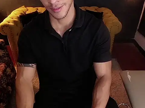 Snapshot of tayler_luke chatting on 12.23.25 tayler luke online show from 12.23.25