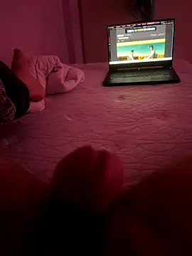 Snapshot of darknebula80 chatting on 12.14.25 darknebula80 online show from 12.14.25