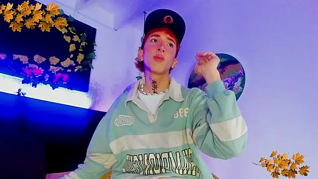 Snapshot of Shadow_claw chatting on 11.22.25 Shadow claw online show from 11.22.25