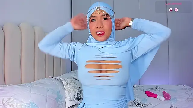 Amira-Zahra online show from 04.14.26