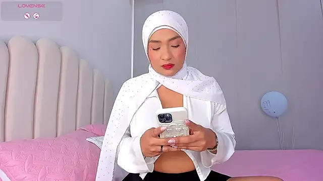 Amira-Zahra online show from 05.24.26