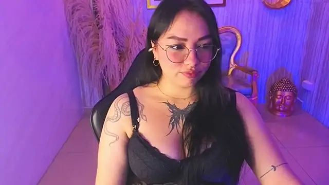 Snapshot of lexie_s chatting on 12.19.25 lexie s online show from 12.19.25