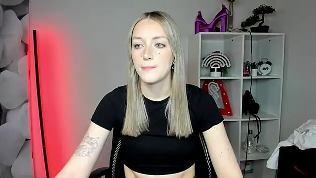 EvelynBlond online show from 02.18.26