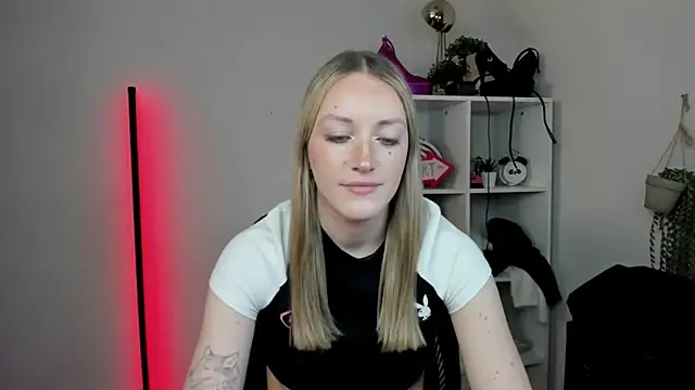 EvelynBlond online show from 04.01.26