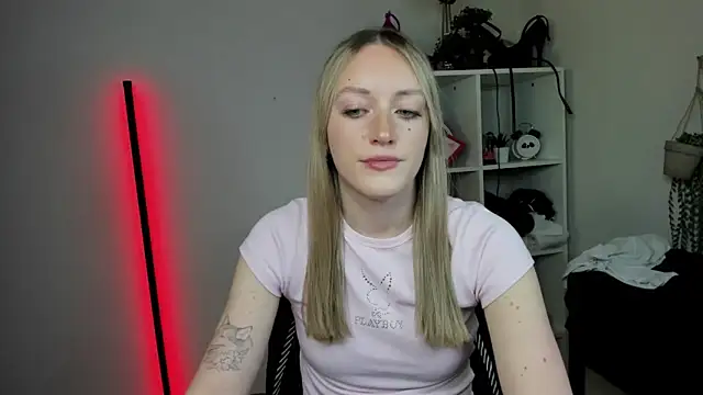 EvelynBlond online show from 04.13.26