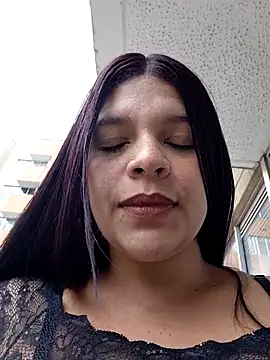 Snapshot of Layla-daring chatting on 07.10.26 Layla-daring online show from 07.10.26
